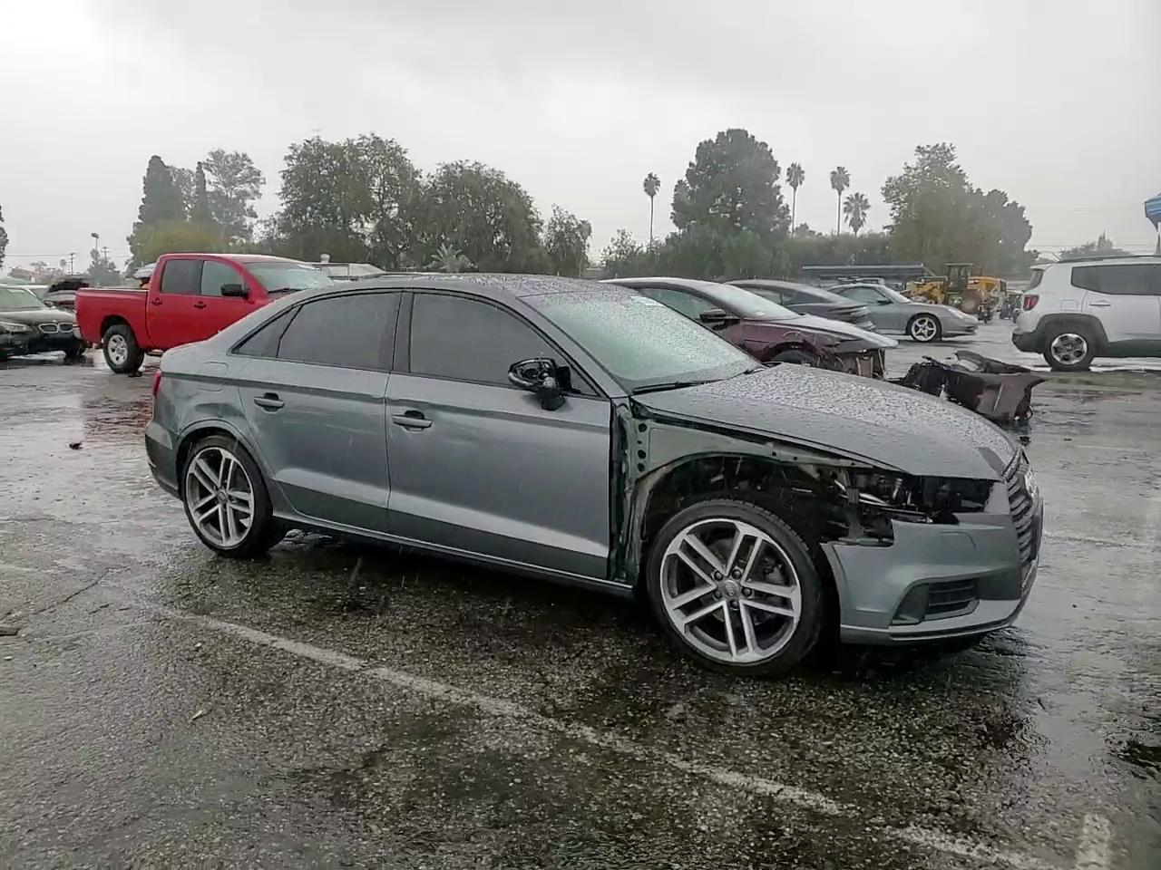 Фото: WAUAUGFF4KA090938