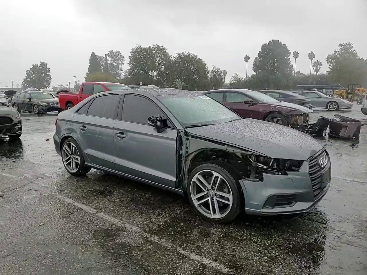 Фото: WAUAUGFF4KA090938