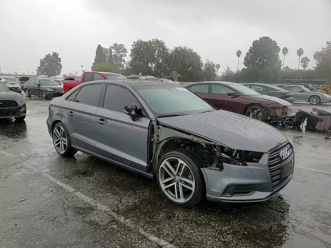 Фото: WAUAUGFF4KA090938