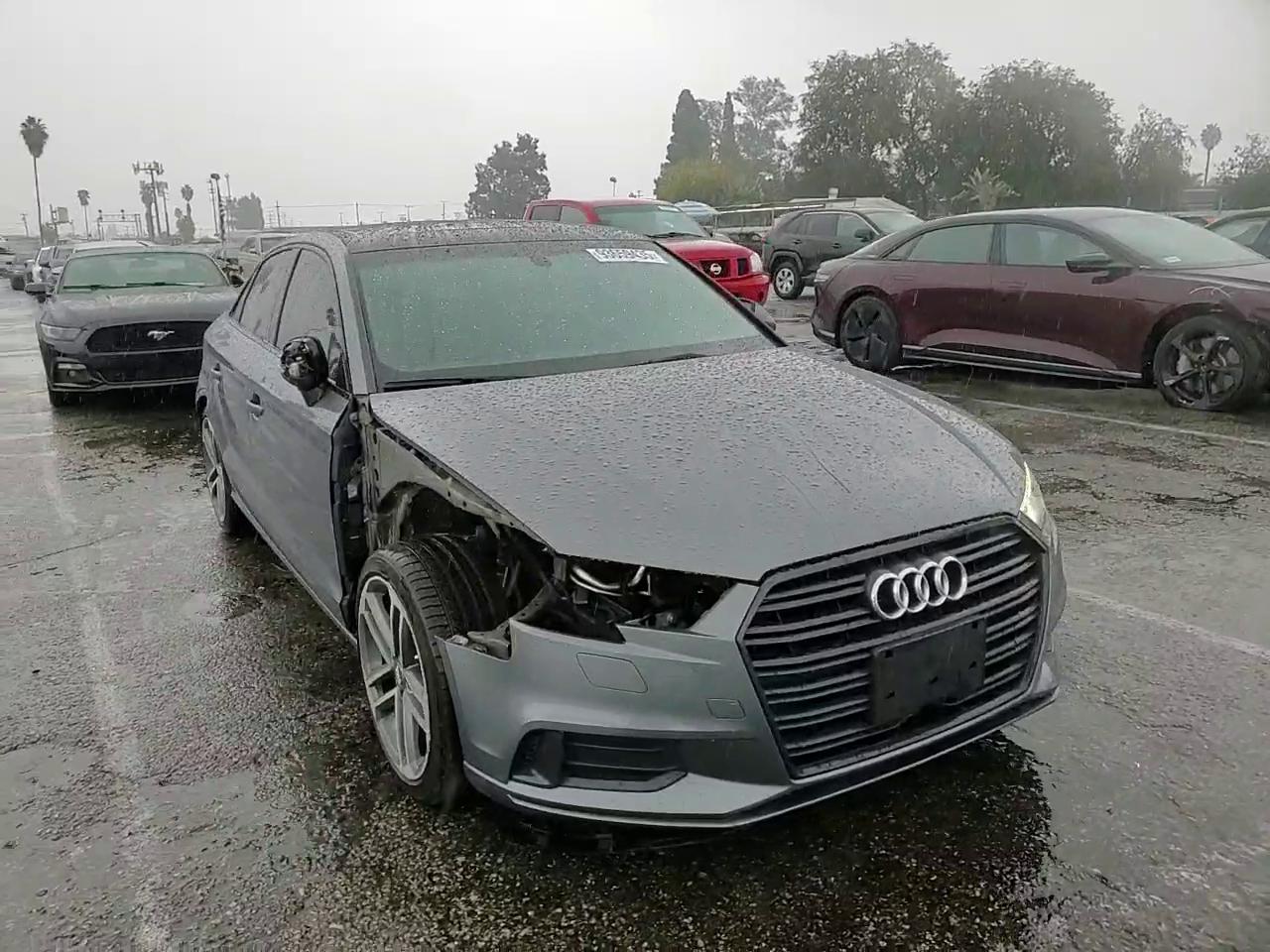 Фото: WAUAUGFF4KA090938