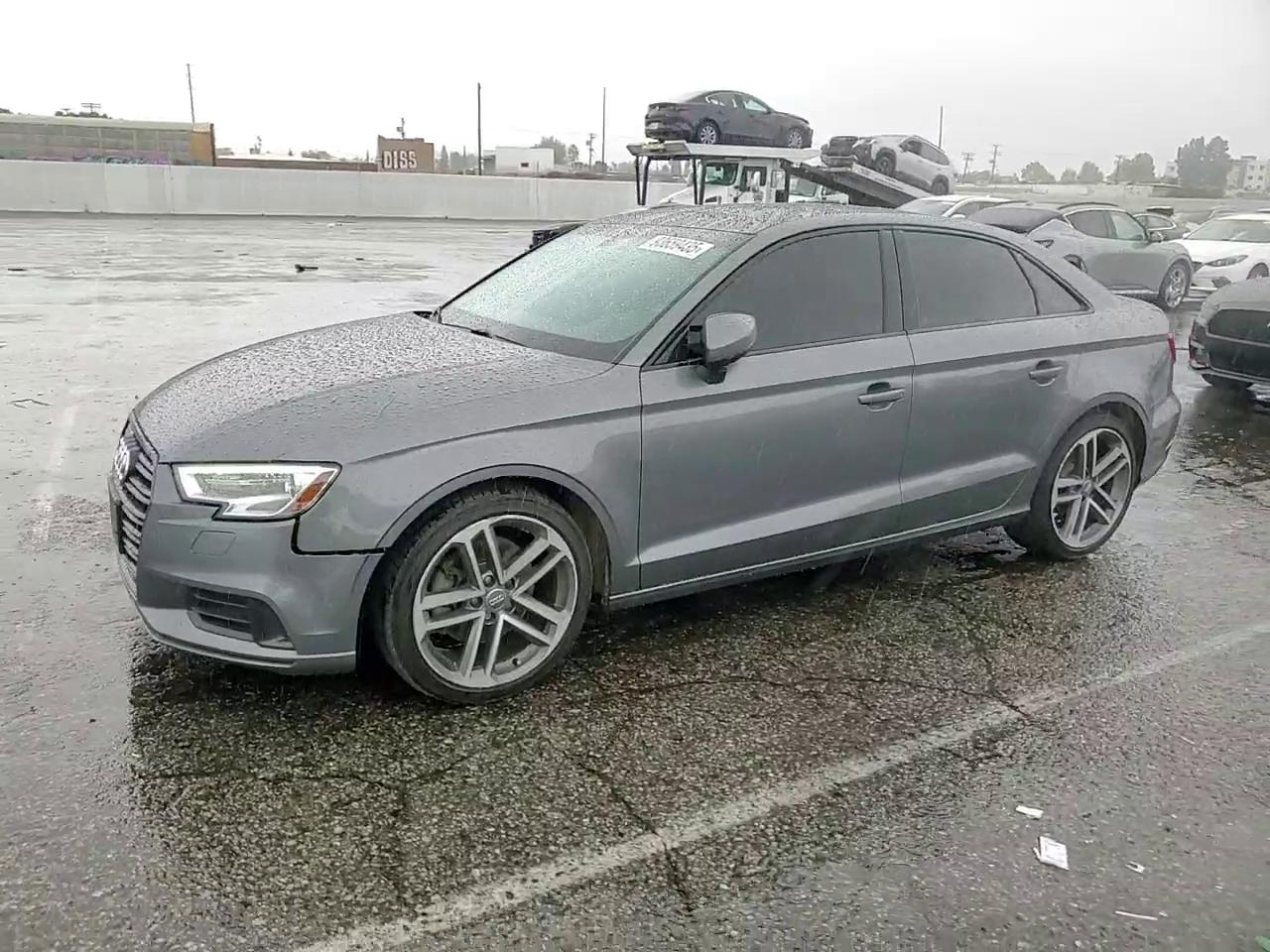 Фото: WAUAUGFF4KA090938