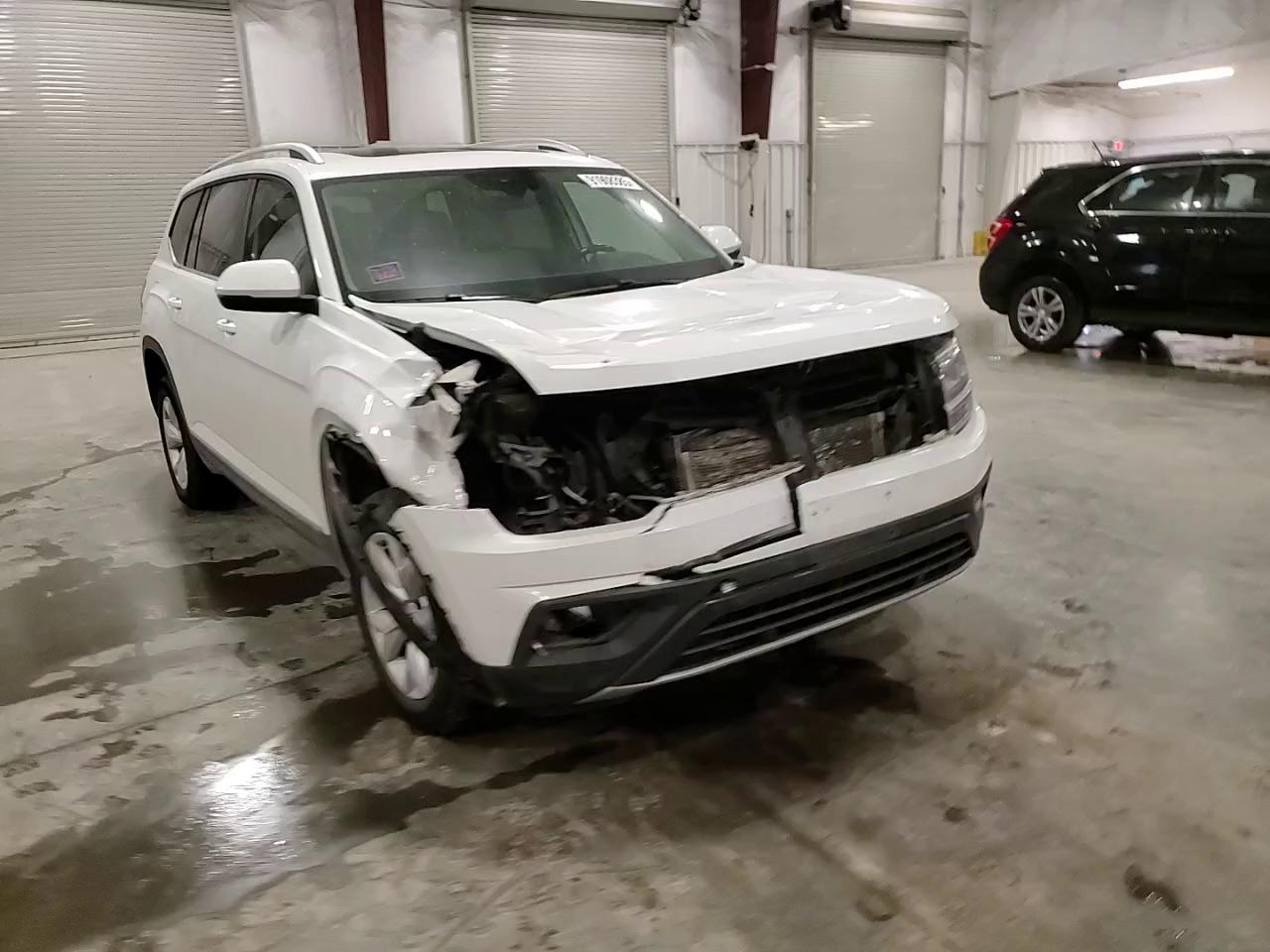 Фото: 1V2MR2CA8JC569216