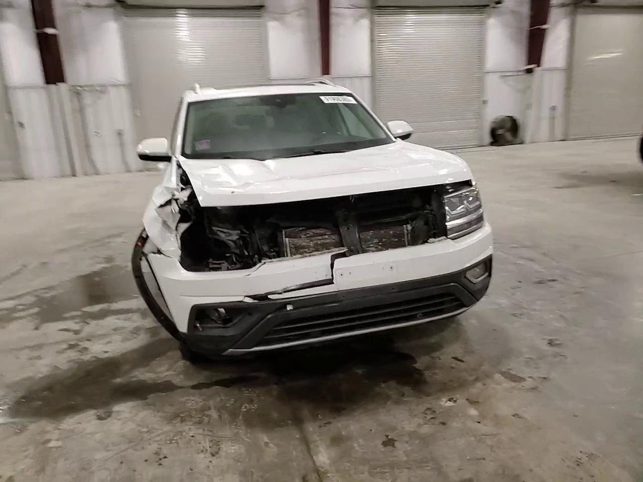 Фото: 1V2MR2CA8JC569216