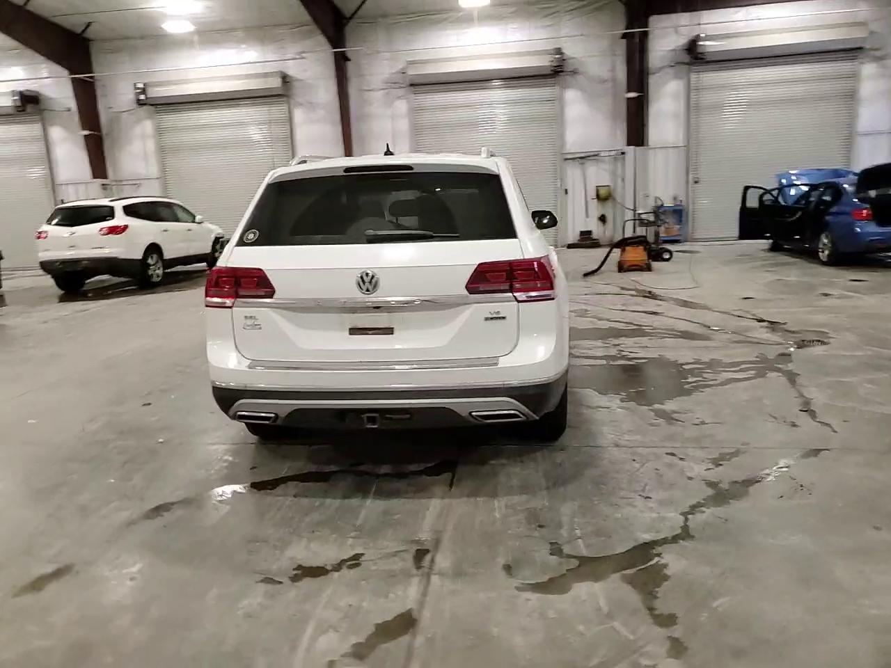 Фото: 1V2MR2CA8JC569216