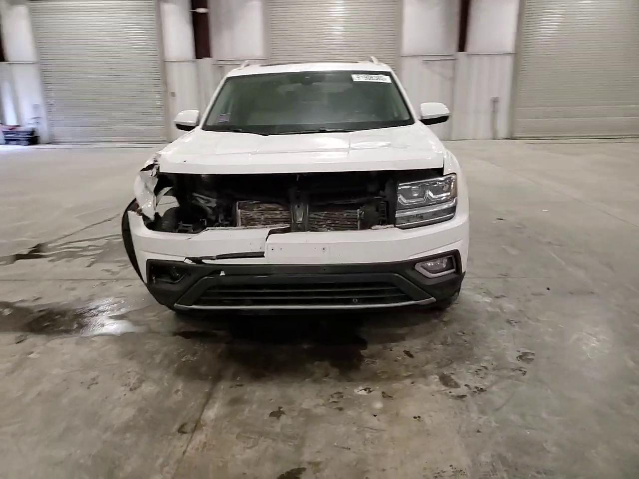 Фото: 1V2MR2CA8JC569216