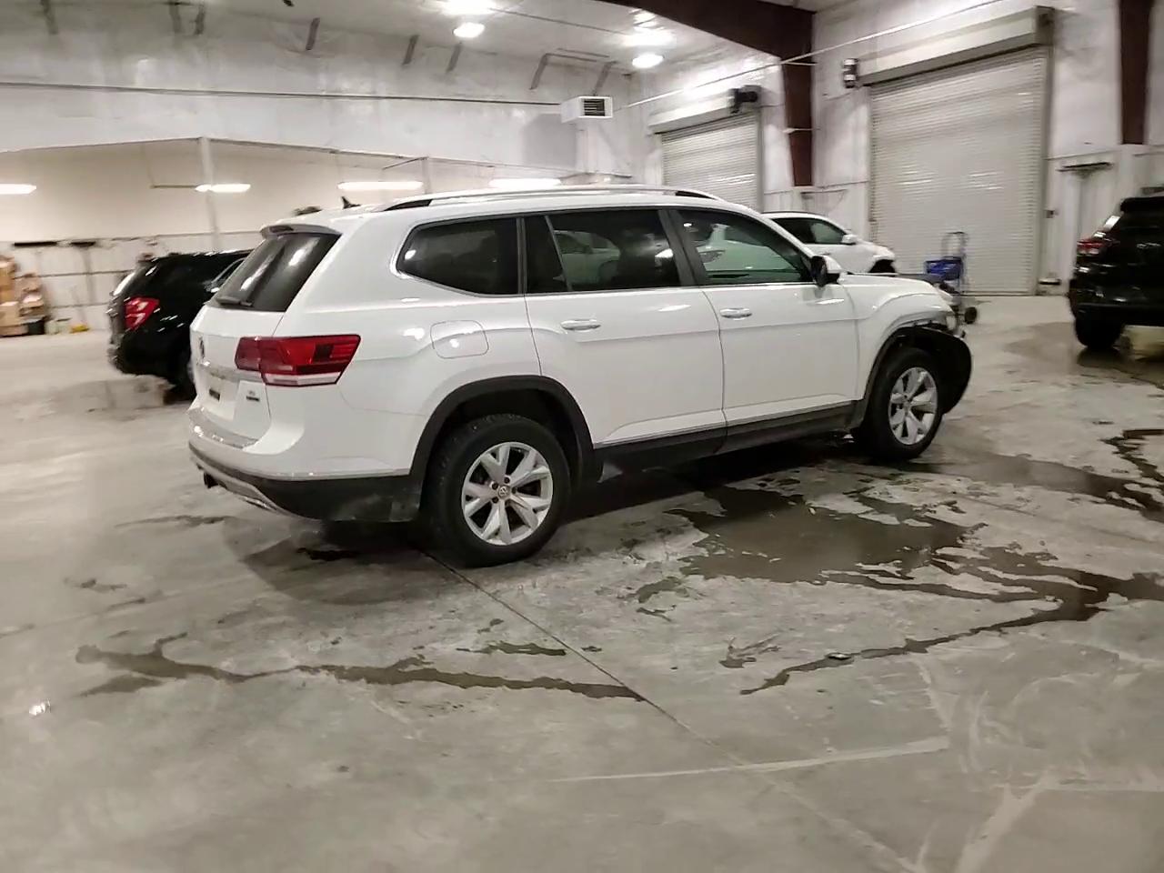 Фото: 1V2MR2CA8JC569216