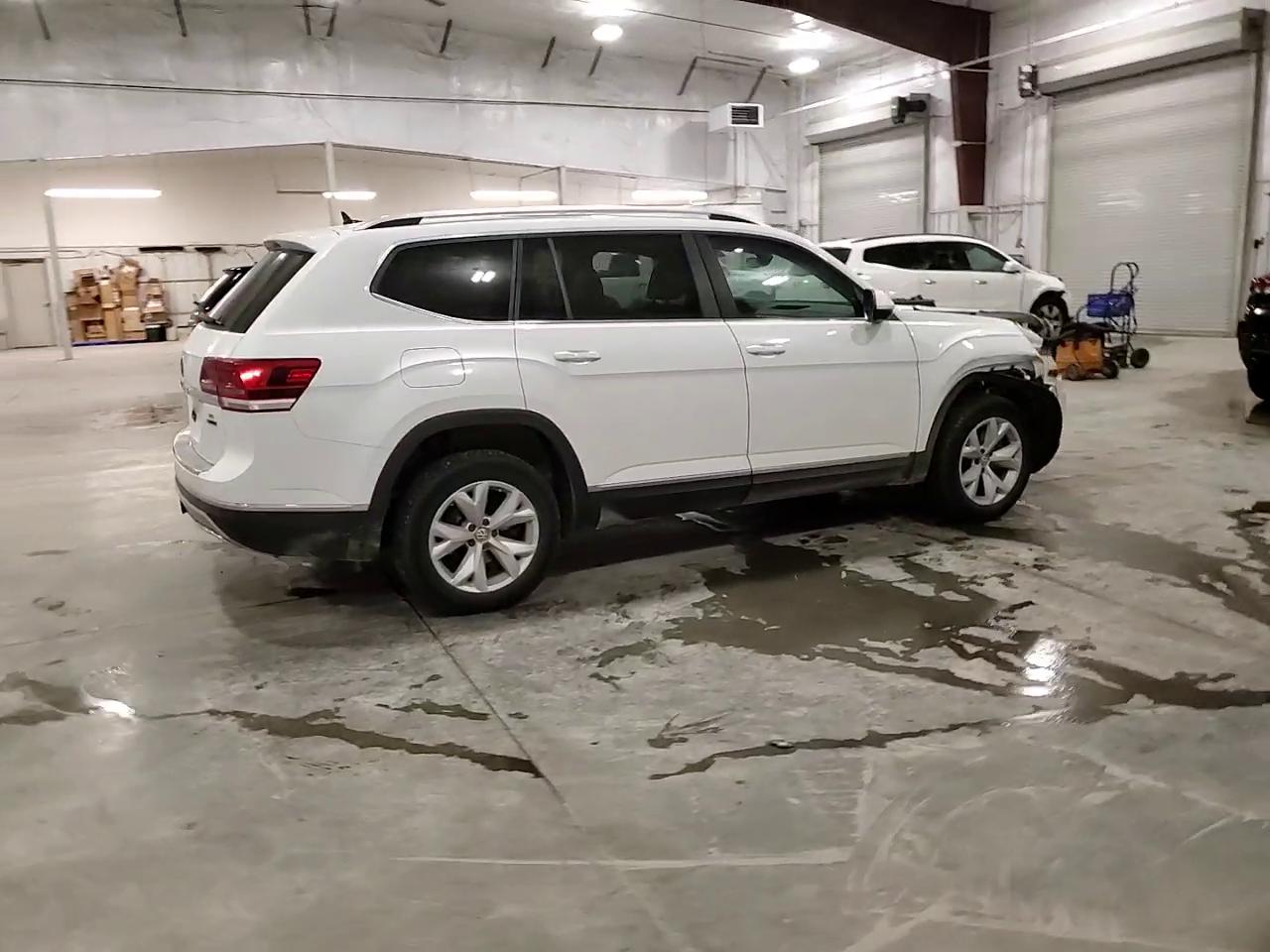 Фото: 1V2MR2CA8JC569216