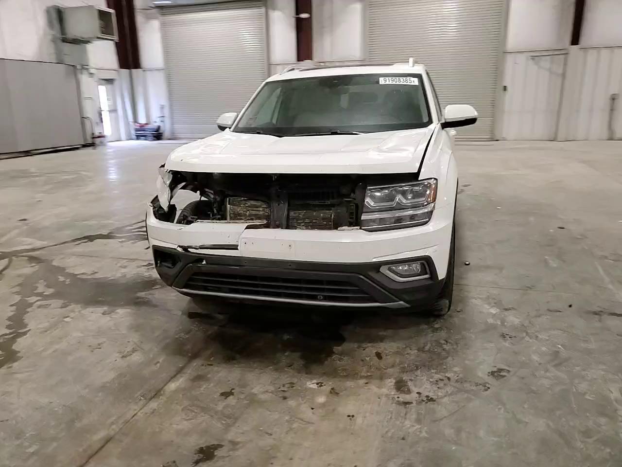 Фото: 1V2MR2CA8JC569216