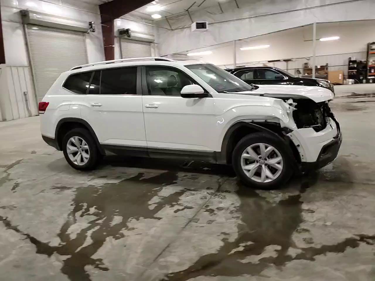 Фото: 1V2MR2CA8JC569216