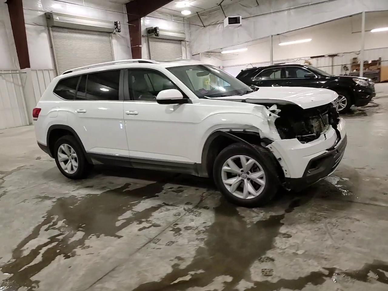 Фото: 1V2MR2CA8JC569216