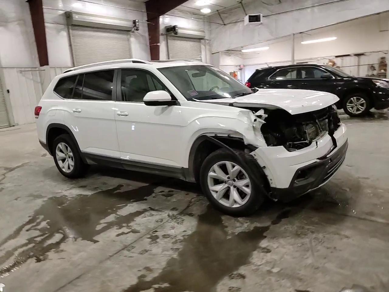 Фото: 1V2MR2CA8JC569216