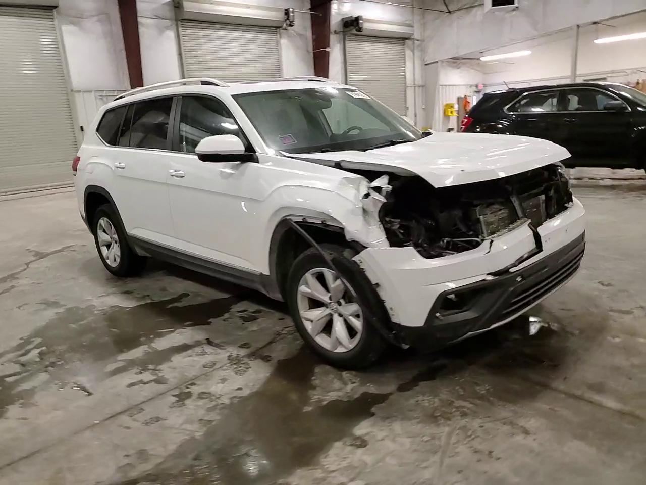 Фото: 1V2MR2CA8JC569216