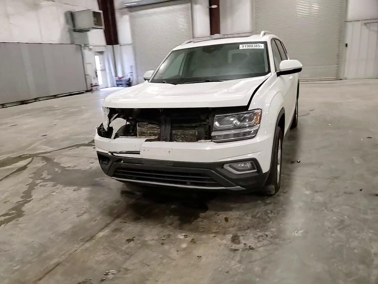 Фото: 1V2MR2CA8JC569216