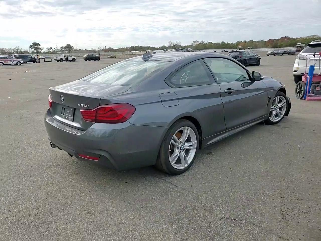 Фото: WBA4W5C09LFH33173