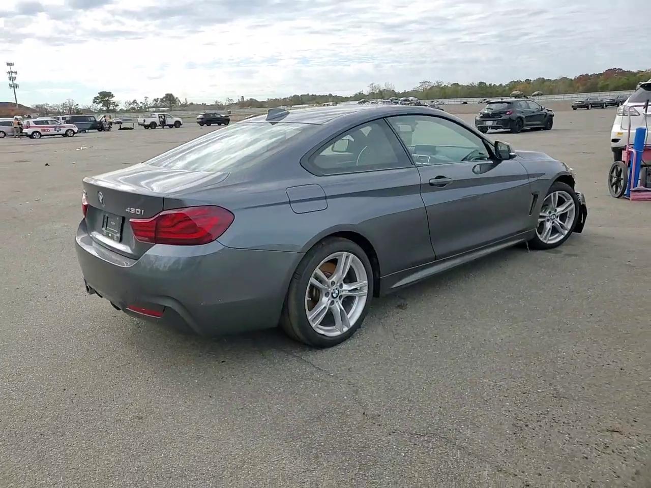 Фото: WBA4W5C09LFH33173