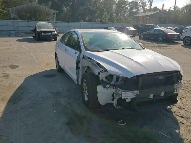 2015 Ford Fusion S VIN: 3FA6P0G73FR262800 Lot: 93202355