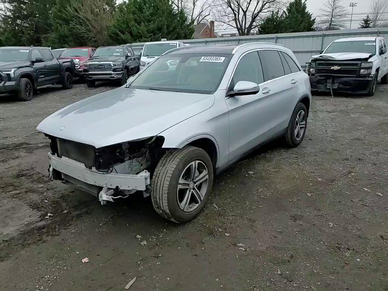 Фото: WDC0G4KBXGF089420