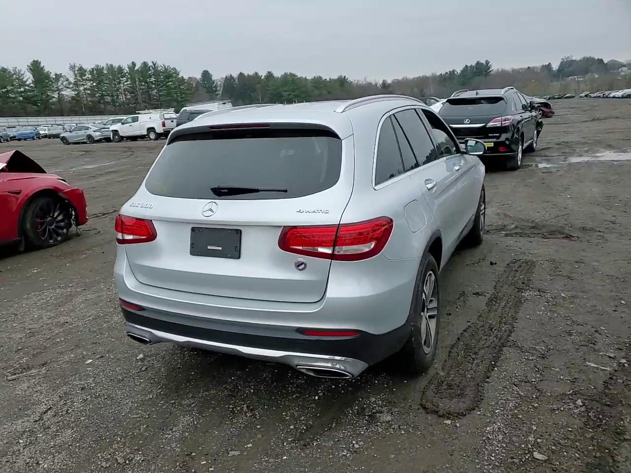 Фото: WDC0G4KBXGF089420