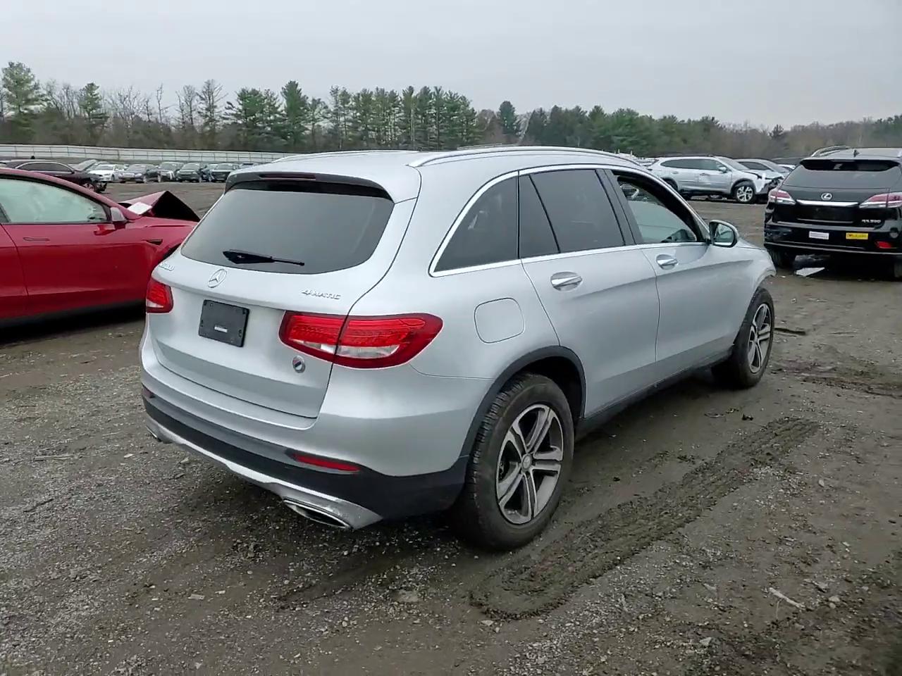 Фото: WDC0G4KBXGF089420