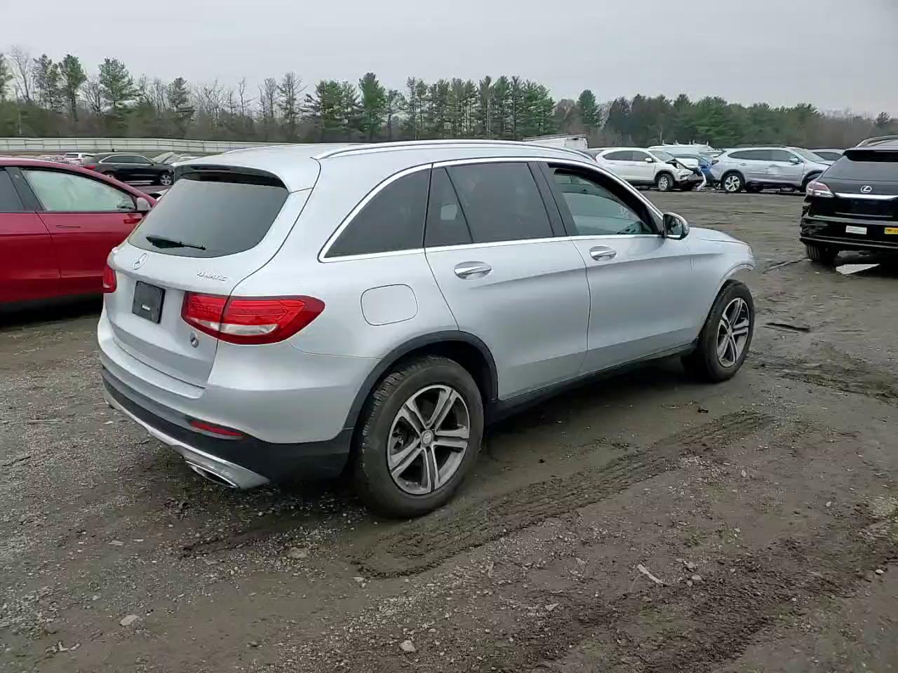 Фото: WDC0G4KBXGF089420