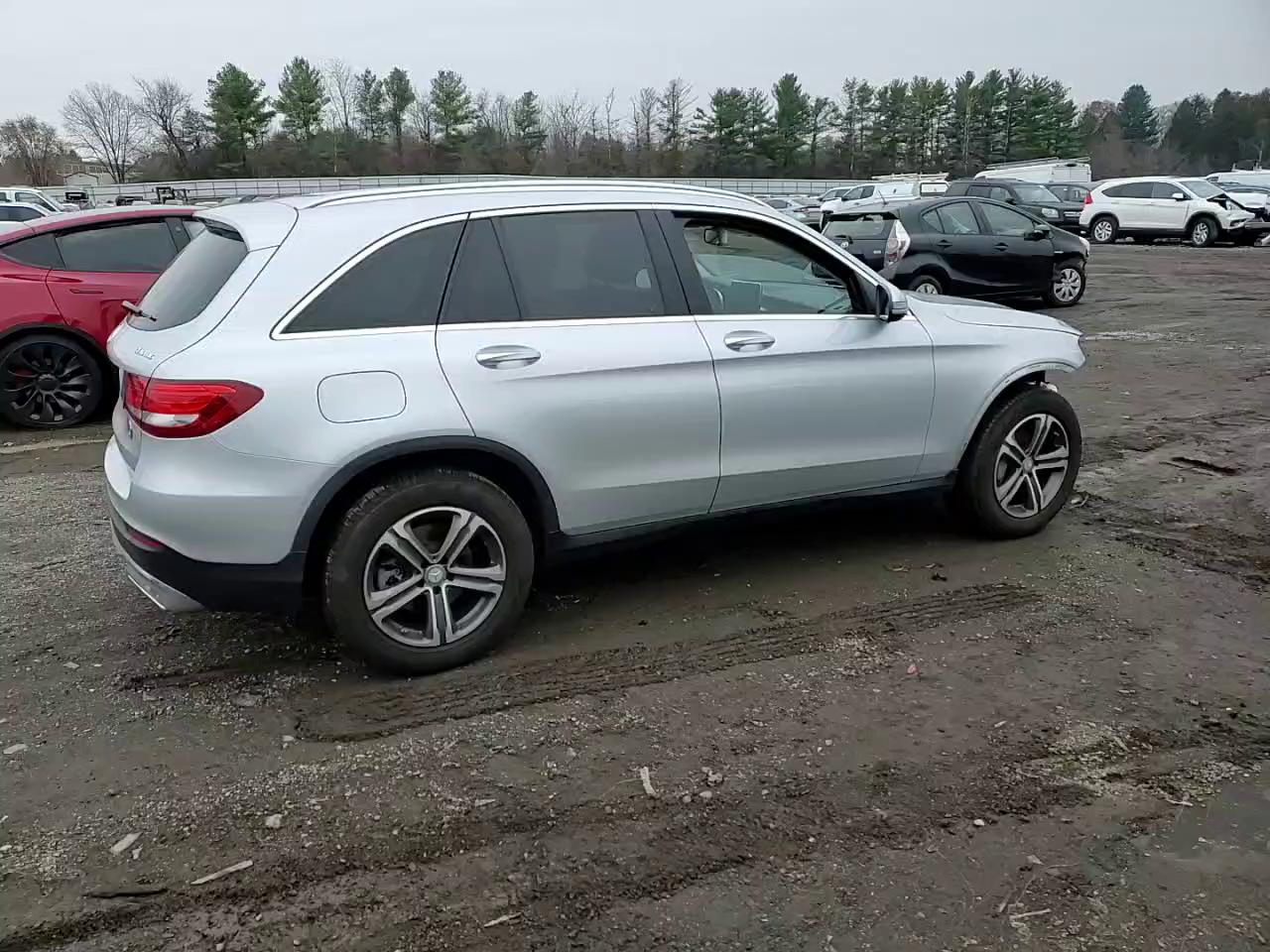 Фото: WDC0G4KBXGF089420