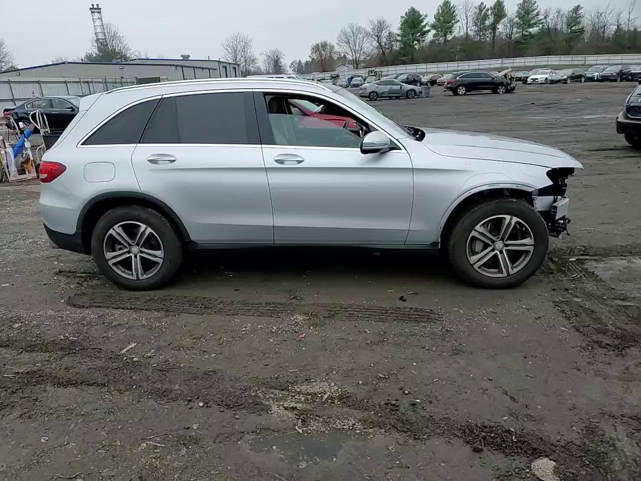 Фото: WDC0G4KBXGF089420