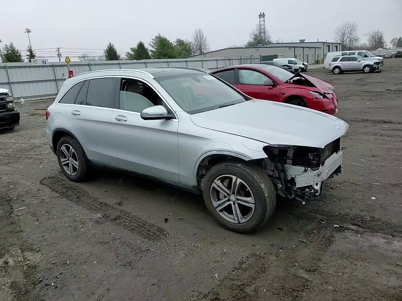 Фото: WDC0G4KBXGF089420