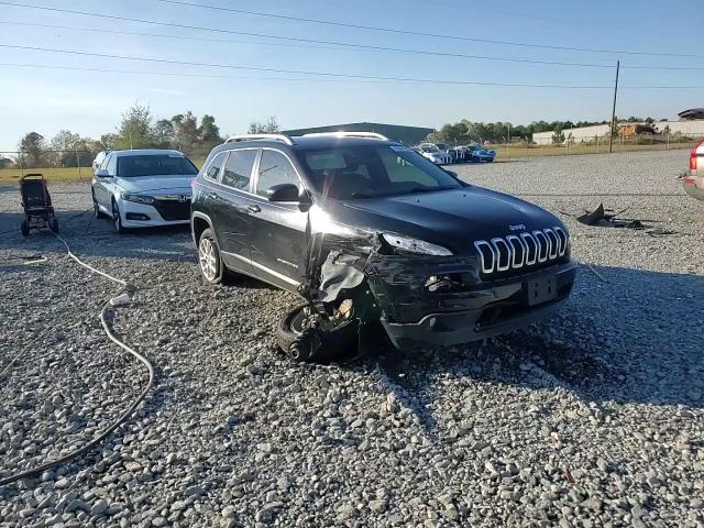 2018 Jeep Cherokee Latitude Plus VIN: 1C4PJLLB1JD553308 Lot: 93425565