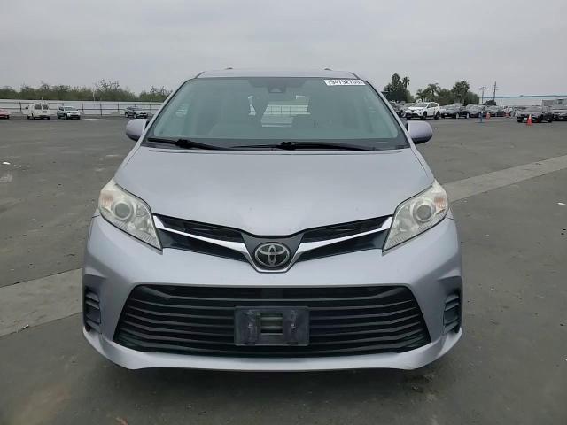 2018 Toyota Sienna Le VIN: 5TDKZ3DC9JS915366 Lot: 94792755