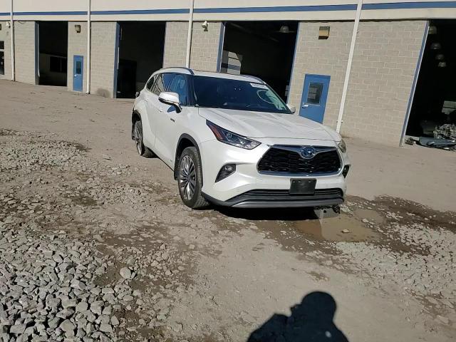 2021 Toyota Highlander Hybrid Platinum VIN: 5TDEBRCH6MS017541 Lot: 92043395