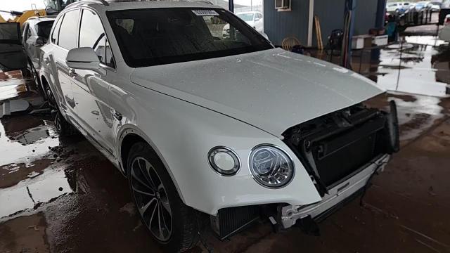 2017 Bentley Bentayga VIN: SJAAC2ZV8HC014147 Lot: 93500565