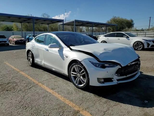 2015 Tesla Model S VIN: 5YJSA1E29FF107922 Lot: 93981975