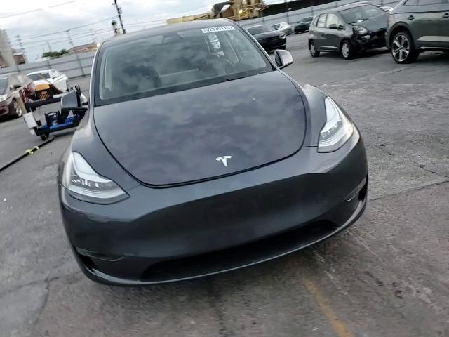 2022 Tesla Model Y VIN: 7SAYGDEE3NF360692 Lot: 92936175