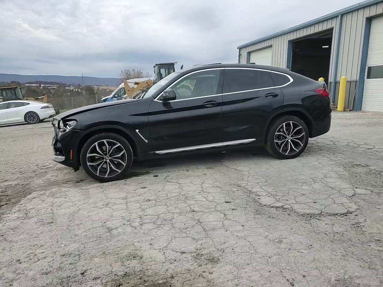 Фото: 5UX2V1C02M9F43235