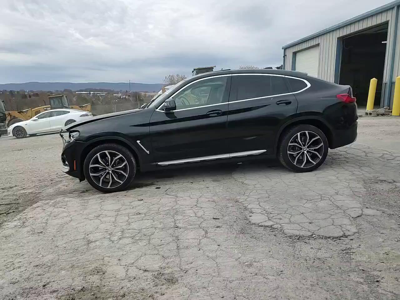 Фото: 5UX2V1C02M9F43235