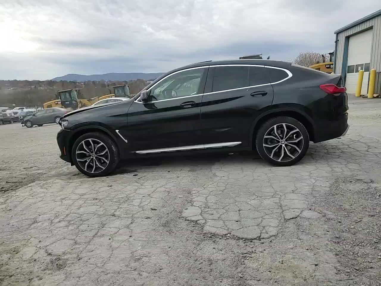 Фото: 5UX2V1C02M9F43235