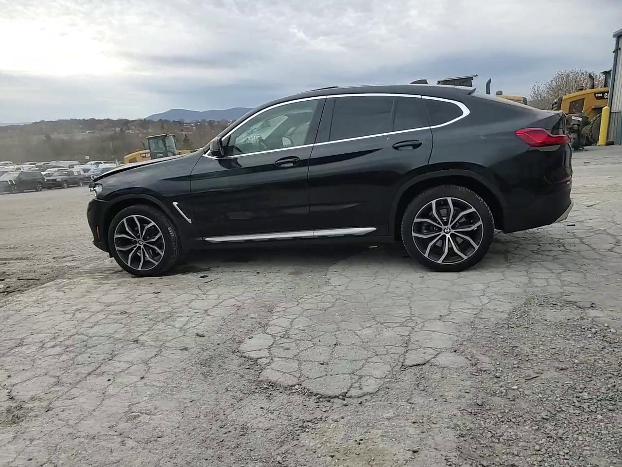 Фото: 5UX2V1C02M9F43235