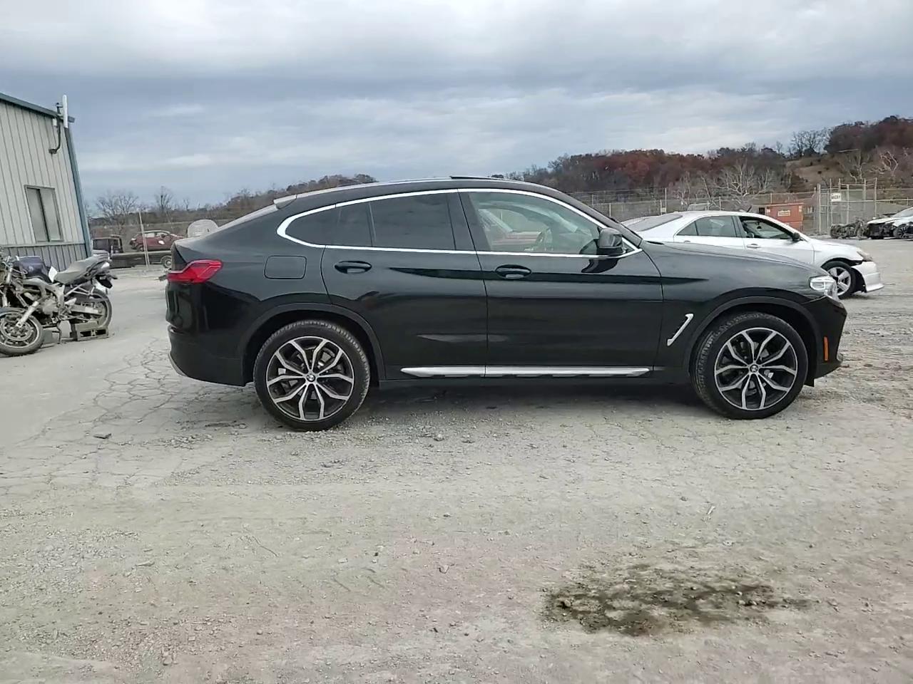 Фото: 5UX2V1C02M9F43235