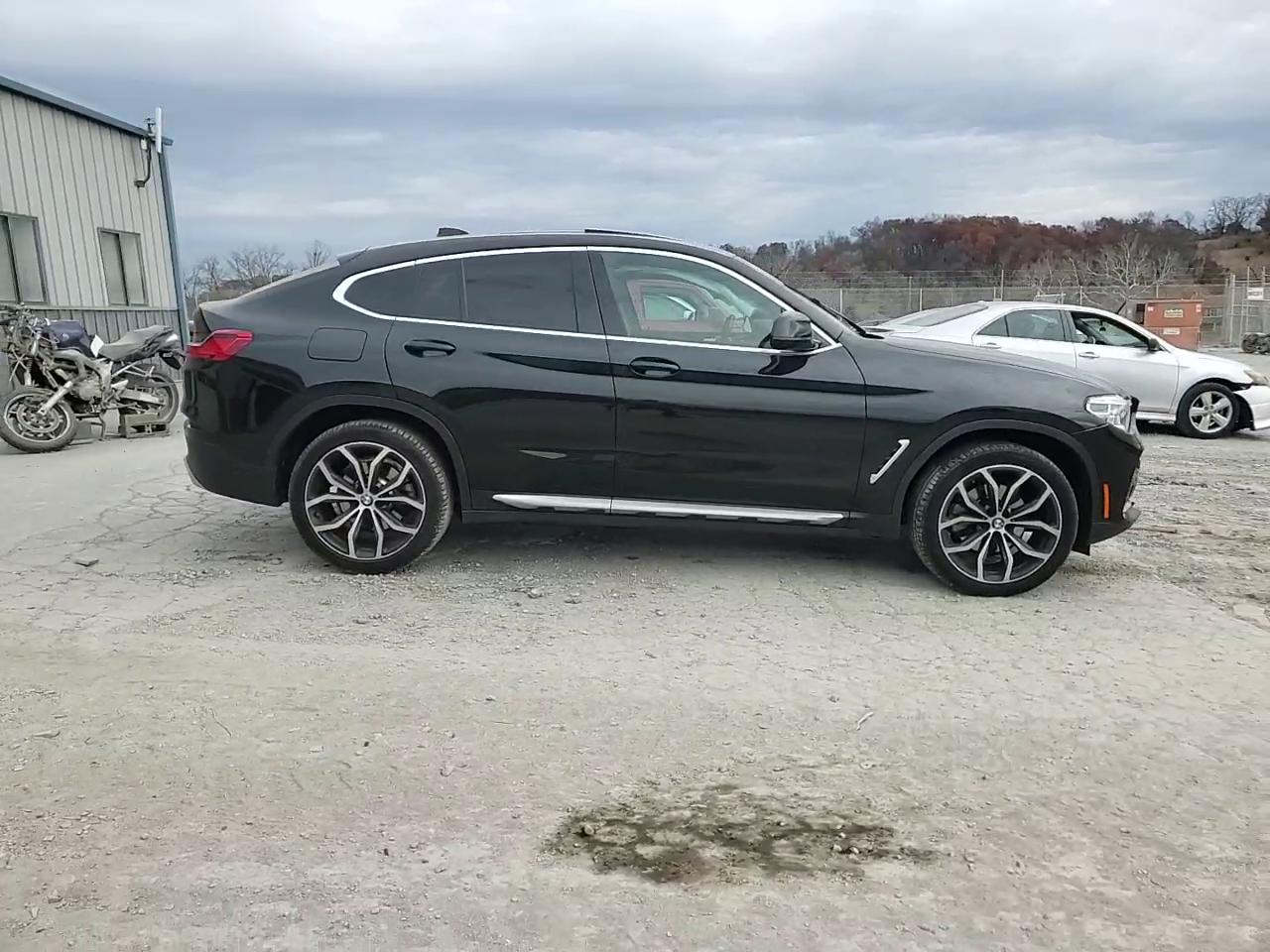 Фото: 5UX2V1C02M9F43235