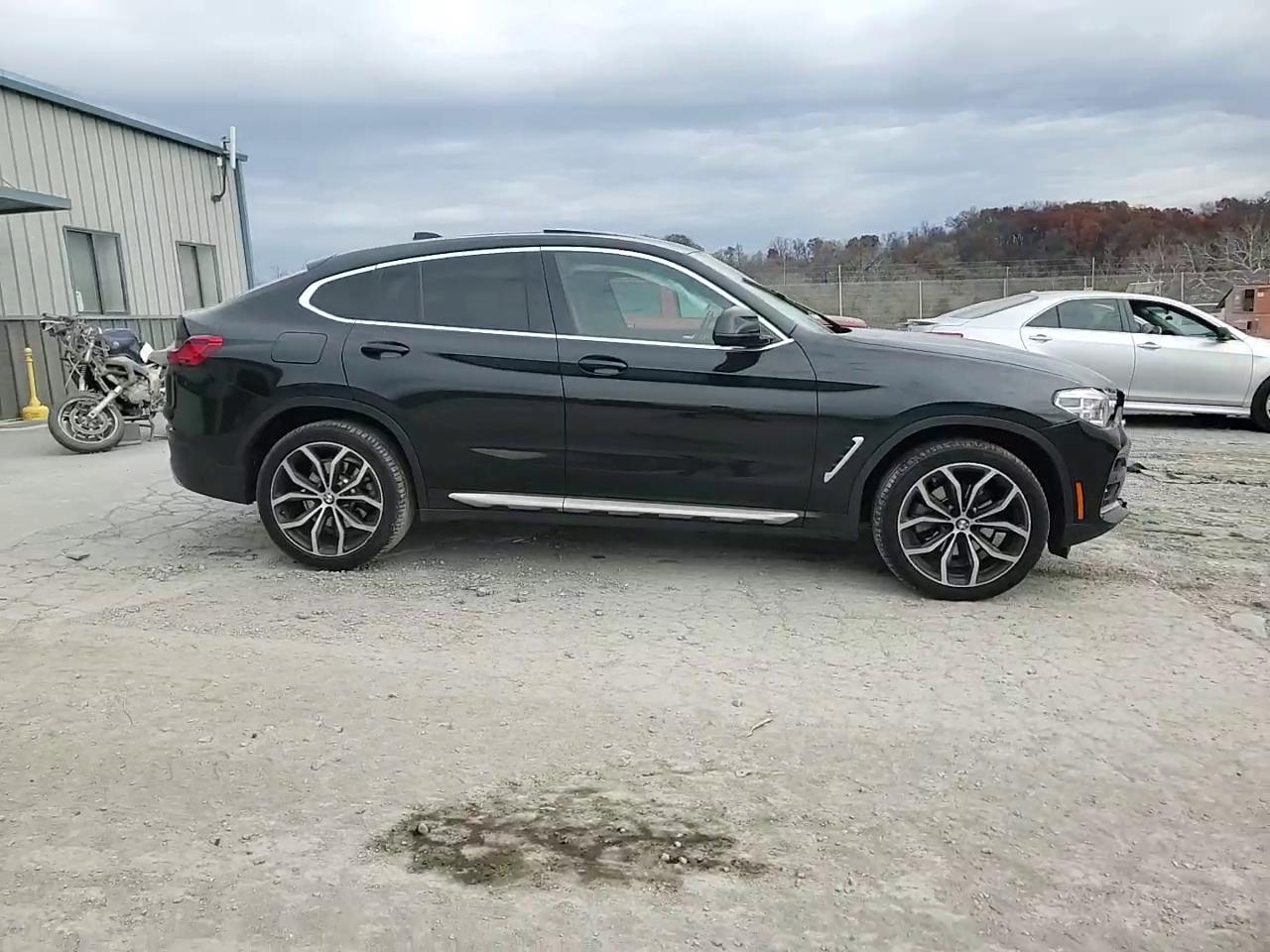 Фото: 5UX2V1C02M9F43235