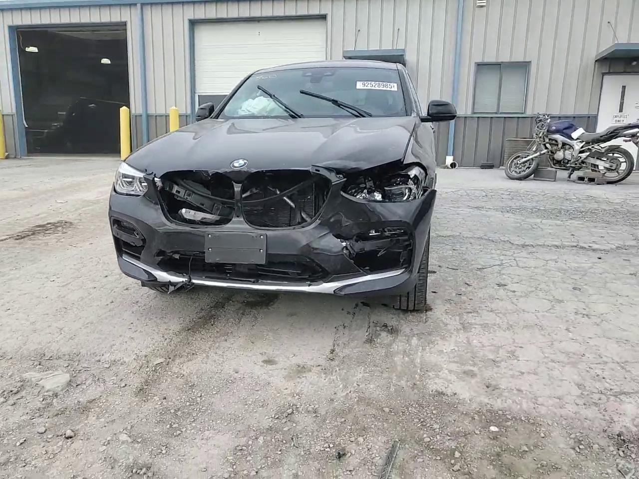 Фото: 5UX2V1C02M9F43235