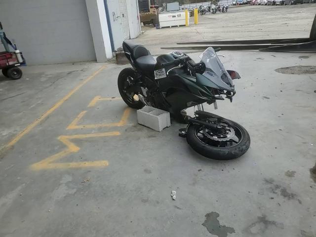 2025 Kawasaki Ex650 P VIN: ML5EXEP19SDAG0229 Lot: 94155395