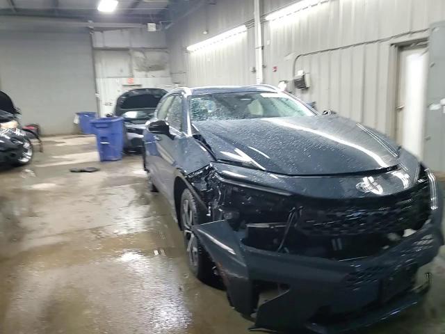 2025 Toyota Crown Signia Xle VIN: JTDACAAJ3S3007535 Lot: 92850935