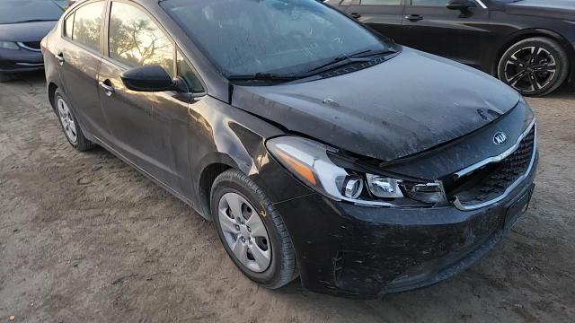 2017 Kia Forte Lx VIN: 3KPFK4A73HE156138 Lot: 90510025