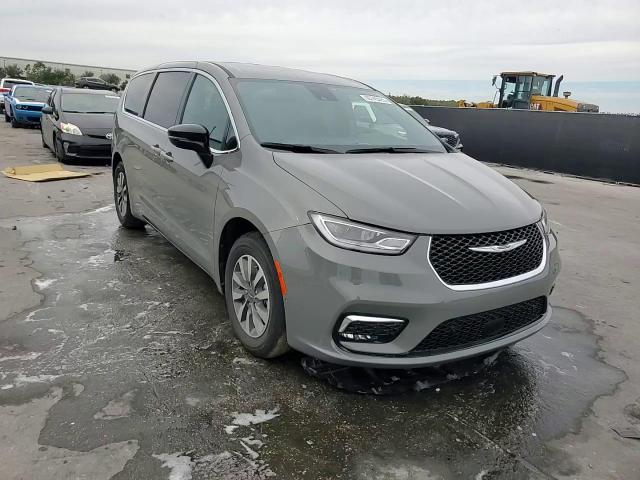 2025 Chrysler Pacifica Hybrid Select VIN: 2C4RC1S77SR536404 Lot: 90745485