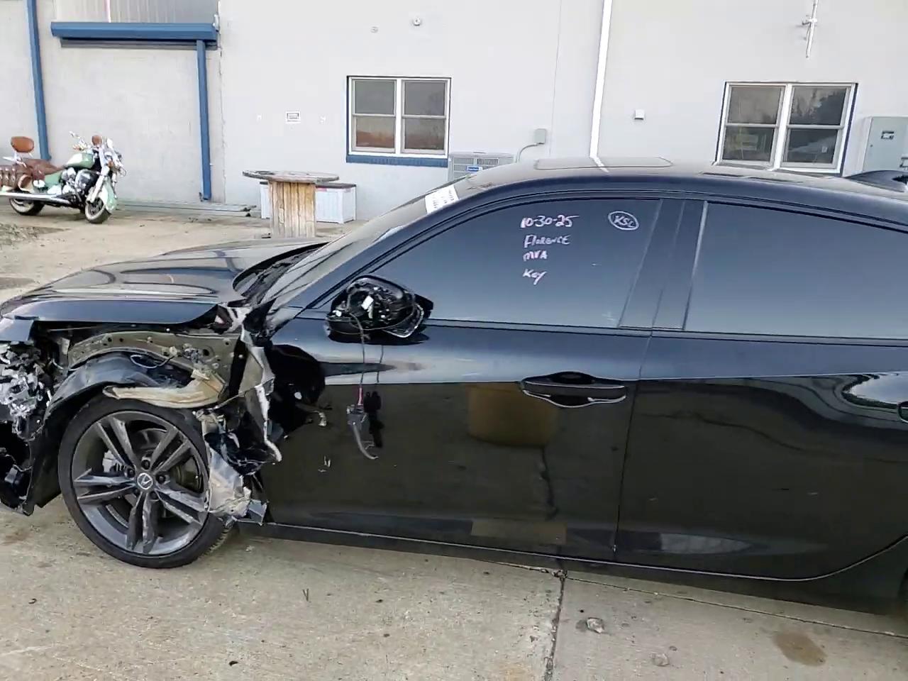 Фото: 19UDE4H66SA012817