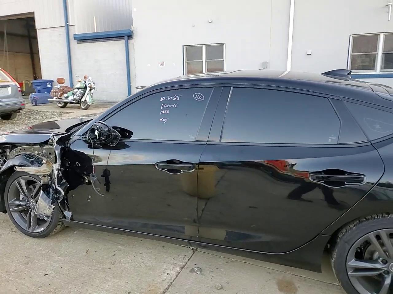 Фото: 19UDE4H66SA012817