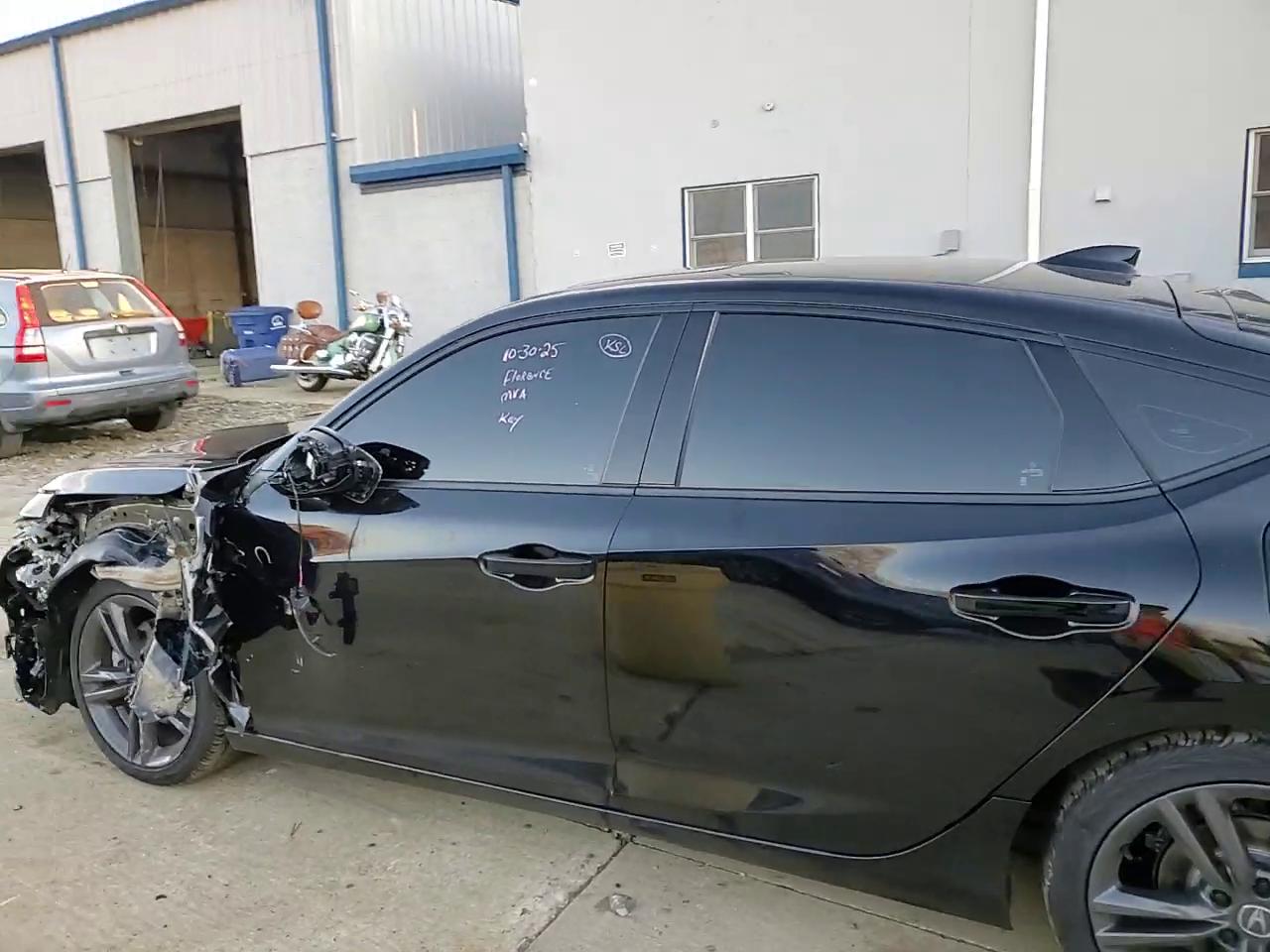 Фото: 19UDE4H66SA012817