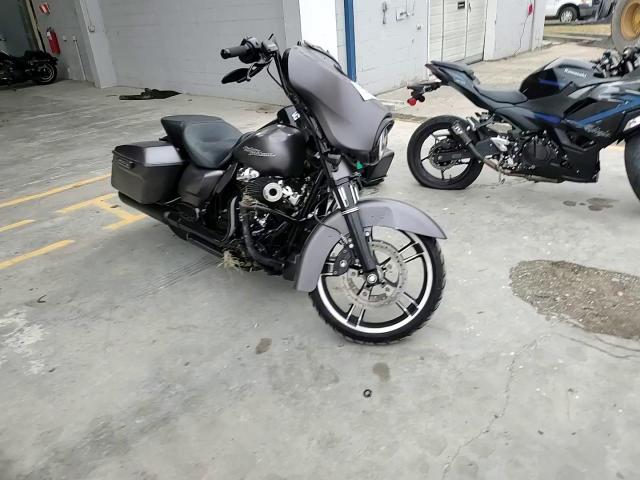 2017 Harley-Davidson Flhxs Street Glide Special VIN: 1HD1KRC11HB648582 Lot: 93241115