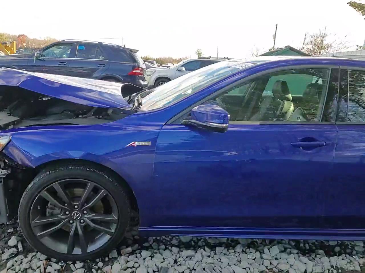 Фото: 19UUB3F63JA005375